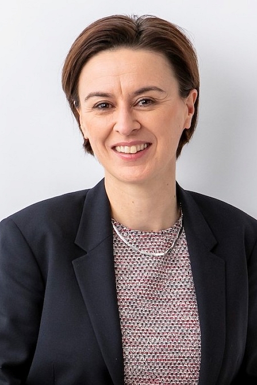 Rebecca Snow headshot