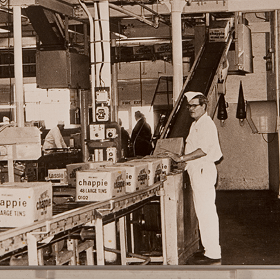 The inside of a U.K. factory producing CHAPPIE® canned dog food from 1935